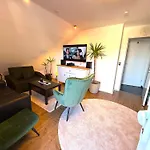 Appartamento R&s-homes-reihenendhaus Modern & Zentral *