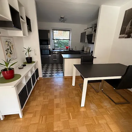 Appartamento R&s-homes-reihenendhaus Modern & Zentral *
