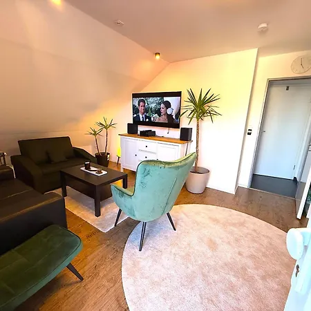 Appartamento R&s-homes-reihenendhaus Modern & Zentral *